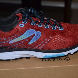 Newton Running shoe Kismet 7 NWT Red size 8.5M [10W]